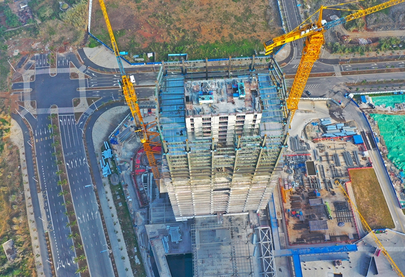 平均3天一层中海油01地块项目T1-1塔楼外框钢构封顶(图2)