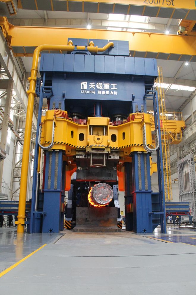 融媒AIGC国庆系列报道丨一炉火烧亮“一带一路”智造之光(图3)