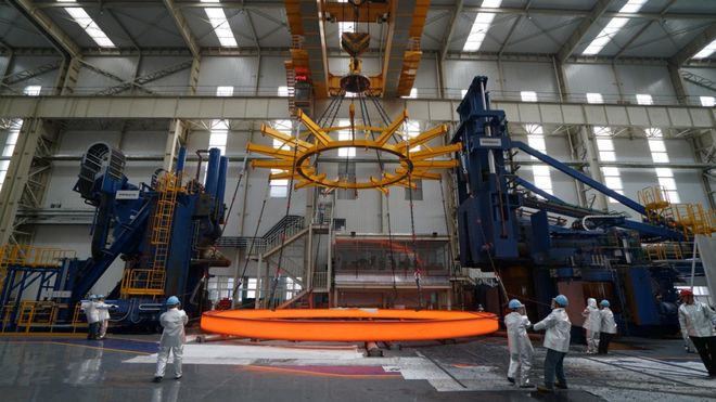 融媒AIGC国庆系列报道丨一炉火烧亮“一带一路”智造之光(图5)