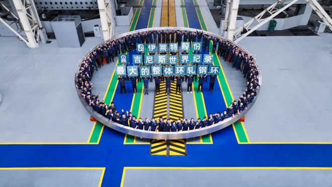 融媒AIGC国庆系列报道丨一炉火烧亮“一带一路”智造之光(图6)