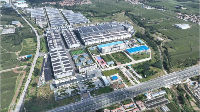 融媒AIGC国庆系列报道丨一炉火烧亮“一带一路”智造之光(图7)