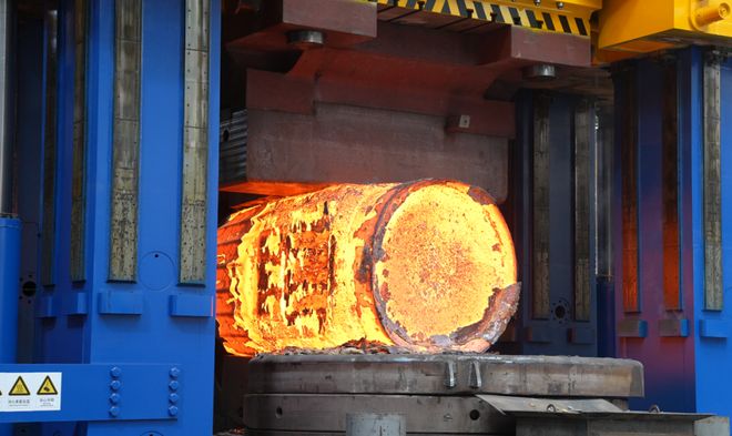 融媒AIGC国庆系列报道丨一炉火烧亮“一带一路”智造之光(图11)