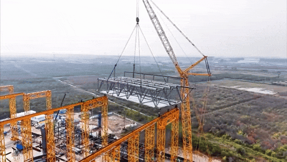 津潍高铁东营南站完成钢屋盖滑移首吊项目正式进入钢屋盖滑移施工关键阶段(图2)