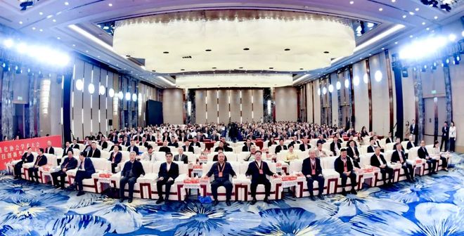 富煌钢构参编的《钢结构住宅设计标准》荣膺标准科技创新一等奖