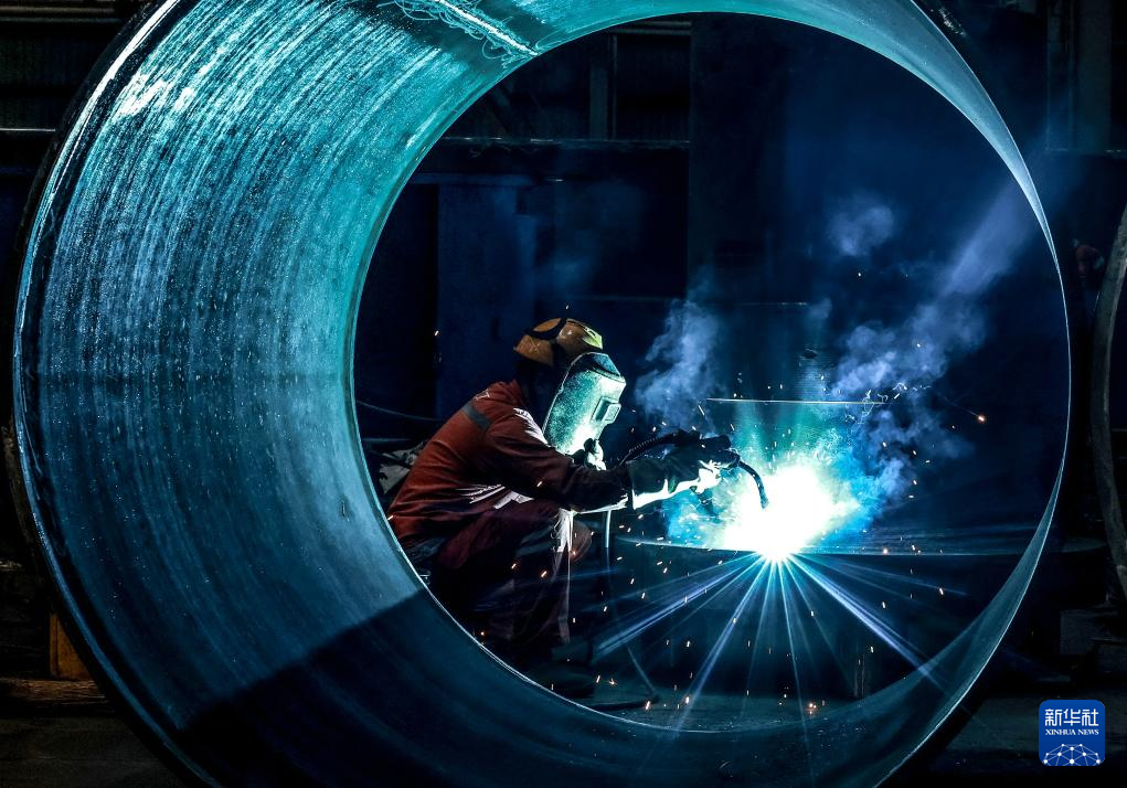 奋力冲刺“全年红”(图1)